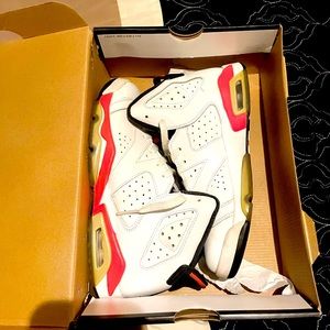 JORDAN retro 6 used for selll size 6.5 grade school